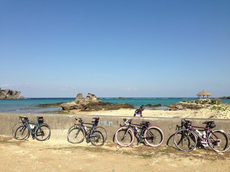 会場にほど近い海岸