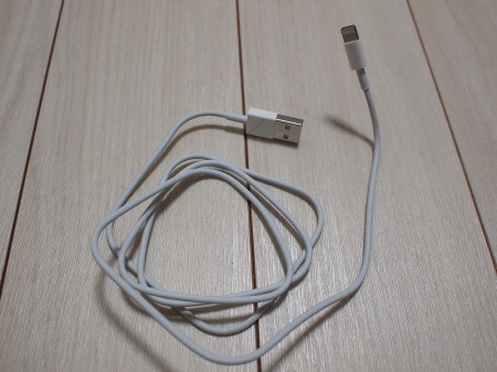 iPhone5ケーブル