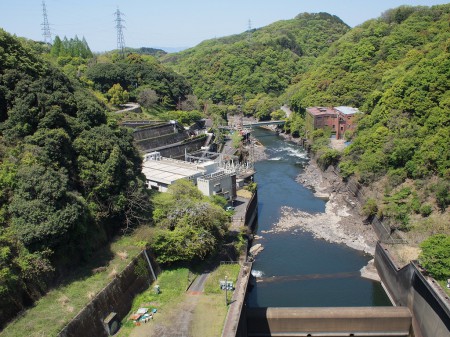 天ヶ瀬ダムから宇治川を望む