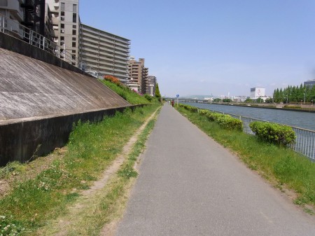 神崎川沿い