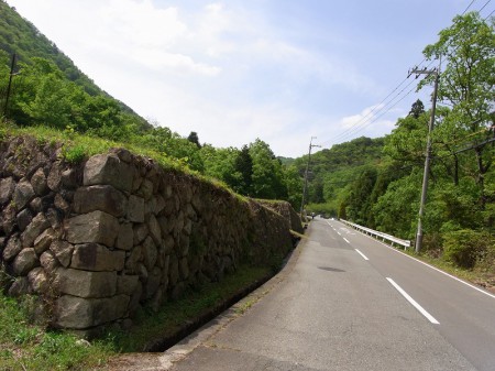 一里松キャンプ場のある道