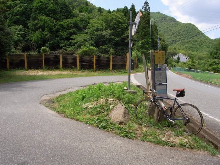 上青野のバス停