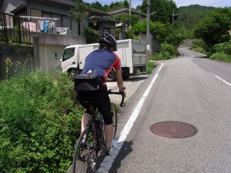 上り基調でつらい道