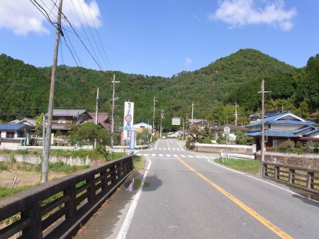 このまま直進して篠山へ