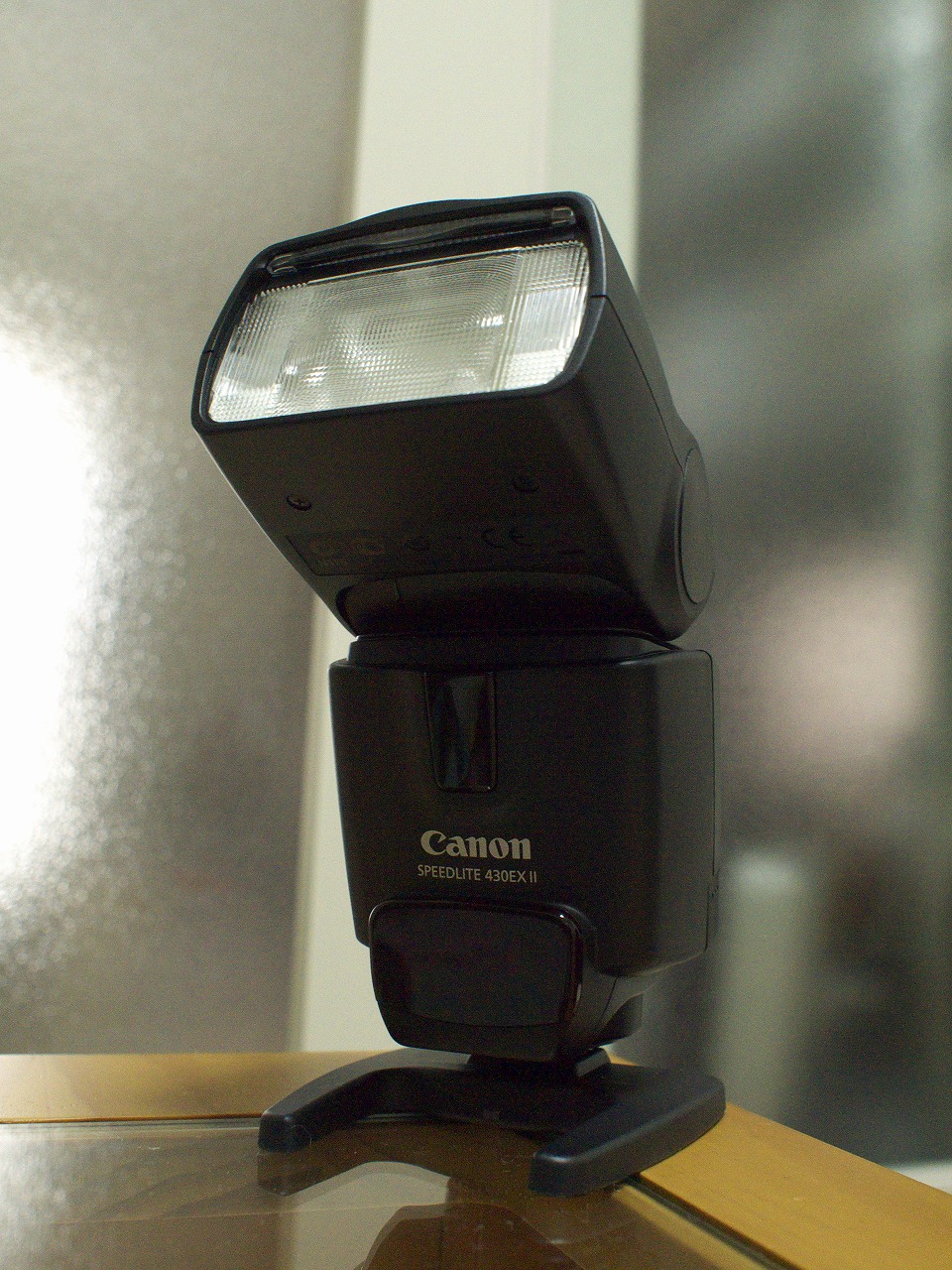 デジイチ] 初心者にこそストロボを！”Canon スピードライト 430EX II 