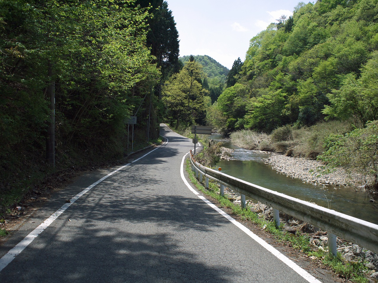 羽束川沿いR37は絶景