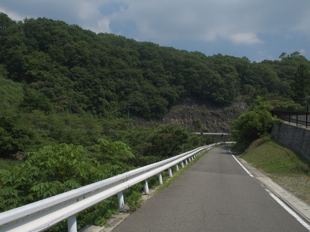 一庫ダム沿いを南下