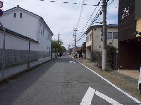 裏道で味祭り会場へ