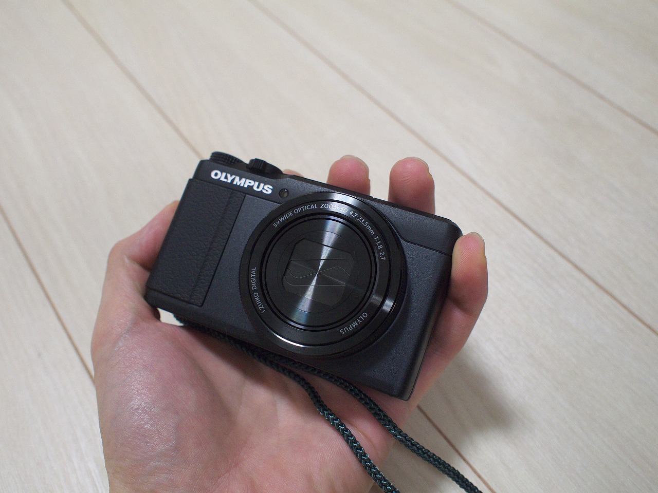 OLYMPUS STYLUS XZ-10 オンリパス コンデジ