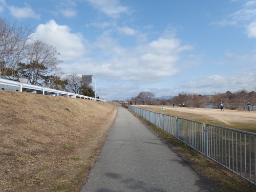 武庫川沿いを北上