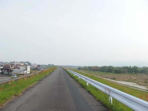 木津川沿いを北上