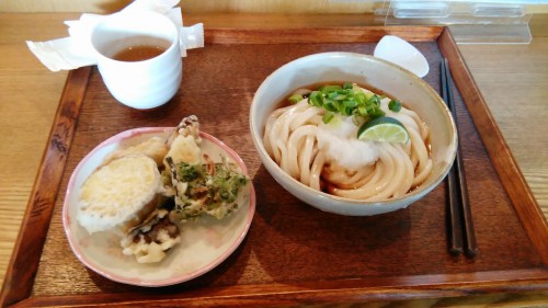 うどんを食す！