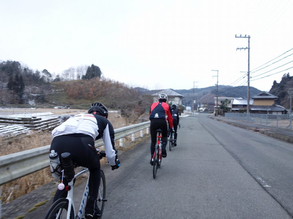 自転車を徐行して避けた