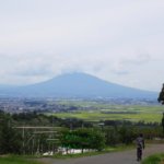 青森・岩木山を望む